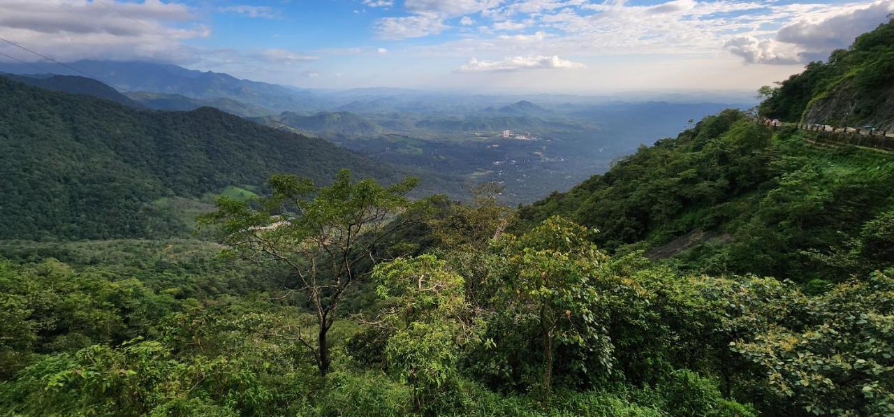 Wayanad Doubletree Villa Витхири Экстерьер фото
